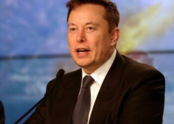 Elon Musk vaticina que “trabajar será opcional” en 10–20 años gracias a la inteligencia artificial y los robots humanoides