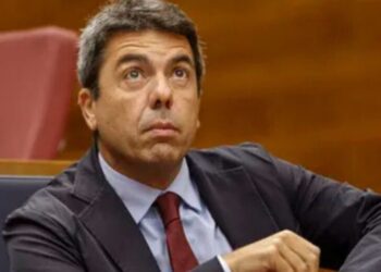 Mazón denuncia un “linchamiento político” en la comisión del Congreso sobre la DANA