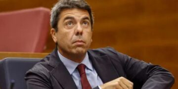 Mazón denuncia un “linchamiento político” en la comisión del Congreso sobre la DANA