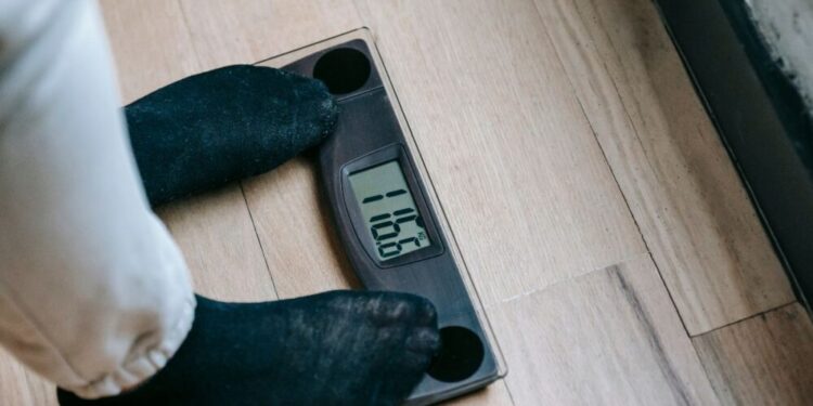 Hallan proteína clave que podría frenar la acumulación de grasa y abrir nuevas vías contra la obesidad