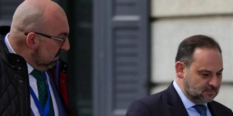 Ábalos y Koldo declaran hoy en el Supremo: el juez puede decidir su ingreso en prisión preventiva