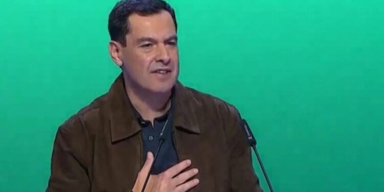 Maíllo reconoce la dificultad de desafiar a Juanma Moreno, pero apuesta por una alternativa de izquierdas para 2026