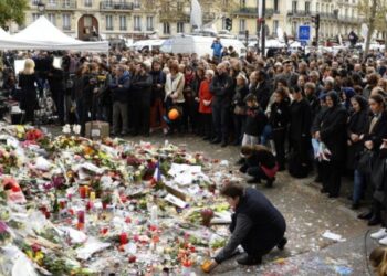 Francia recuerda a las víctimas de los atentados del 13 de noviembre