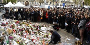 Francia recuerda a las víctimas de los atentados del 13 de noviembre