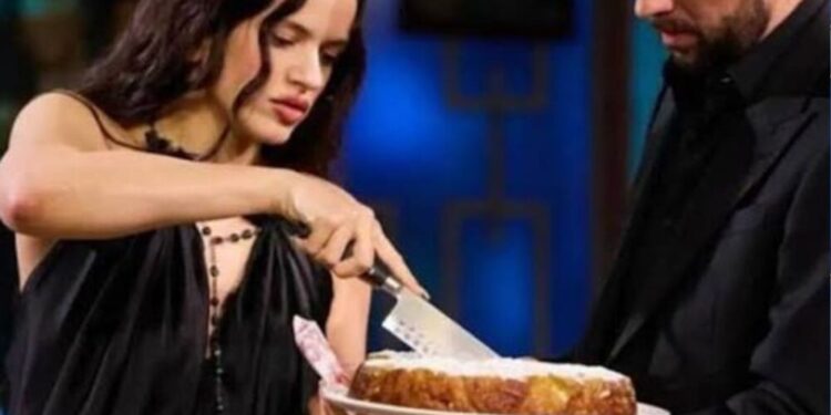 El secreto del bizcocho de 14 kilates de Rosalía: así se hace la receta que arrasa en redes