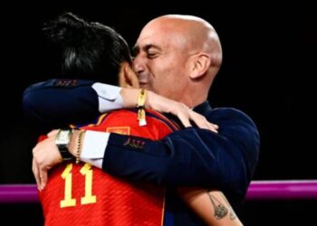 Luis Rubiales afirma que quienes molestan son los que “no piden perdón”: “Hay gente a la que le enfada que Jenni Hermoso no haya pedido perdón”