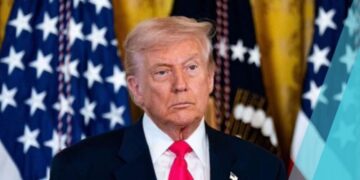 Trump reduce aranceles a importaciones agrícolas clave para consumidores