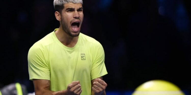 Carlos Alcaraz arrolla a Félix Auger‑Aliassime y alcanza la final de las ATP Finals 2025 en Turín