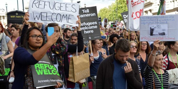 El nuevo enfoque del Reino Unido sobre la residencia de refugiados
