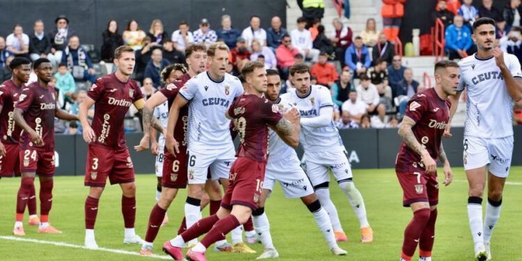 Leganés frena el avance de Ceuta en un encuentro intenso y disputado