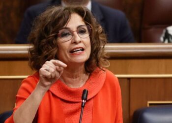 Polémica reunión de Montero con comunidades ante la falta de presupuestos