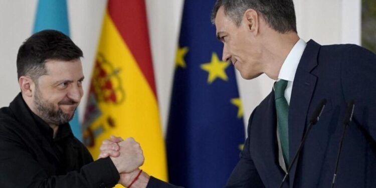 Sánchez lanza un mensaje a Putin: España moviliza 817 millones de euros en ayuda para la guerra en Ucrania