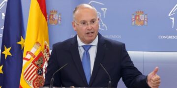 Tellado advierte: “El cerco de la corrupción se estrecha sobre el PSOE y Sánchez va a caer con todos”