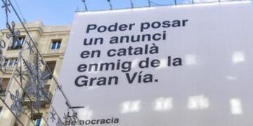 El Gobierno lanza una polémica campaña sobre la democracia coincidiendo con el 20N: “Adoctrinar en democracia”