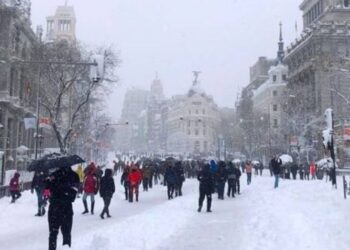 La AEMET activa alerta naranja por fuertes nevadas en el norte de España: cotas bajan hasta 600 m