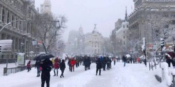 La AEMET activa alerta naranja por fuertes nevadas en el norte de España: cotas bajan hasta 600 m