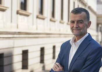 Antonio Maíllo se postula nuevamente para la Junta de Andalucía en 2026