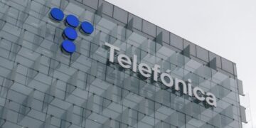 Telefónica confirma un ERE que afectará a 5.040 empleados y anticipa más despidos en sus filiales