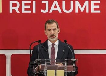 Recuerdos y esperanza: Felipe VI honra a las víctimas de la dana en Valencia