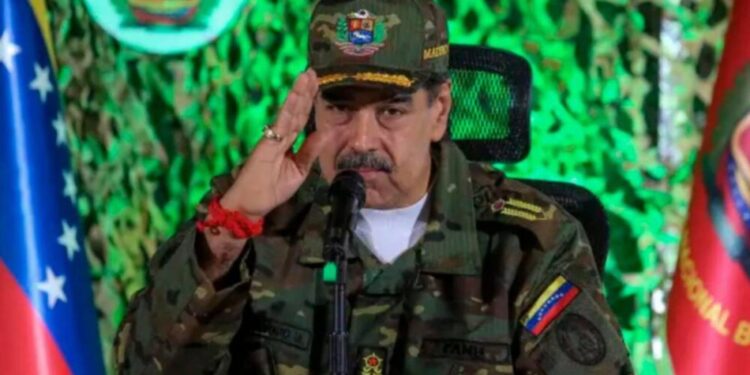 Venezuela enfrenta un momento crítico según Maduro