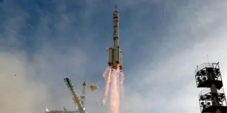 China lanza la Shenzhou 22 en una misión de rescate de emergencia para salvar a tres astronautas ‘varados’ en la estación Tiangong