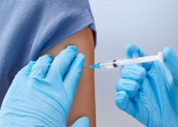 Los médicos de familia alertan: Una nueva variante de gripe, más contagiosa, amenaza con disparar los ingresos hospitalarios este invierno