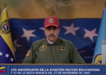 Maduro instruye a la fuerza aérea a defender la soberanía venezolana
