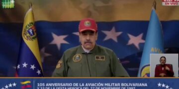 Maduro instruye a la fuerza aérea a defender la soberanía venezolana