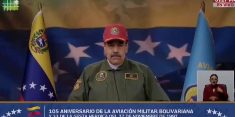 Maduro instruye a la fuerza aérea a defender la soberanía venezolana