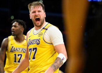 Doncic hace historia en los Lakers con un inicio de temporada legendario