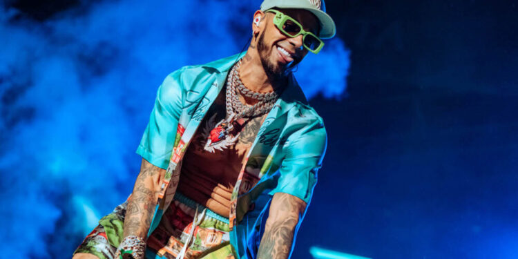 Anuel AA cancela su concierto en Sevilla por la lluvia: esta es la nueva fecha