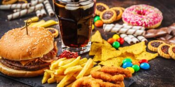 Nuevo estudio alerta sobre los riesgos para la salud de los alimentos ultraprocesados: obesidad, diabetes y más enfermedades asociadas