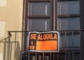 El alquiler, una trampa de pobreza: El 45% de los inquilinos en España vive en riesgo de exclusión social