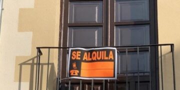 El alquiler, una trampa de pobreza: El 45% de los inquilinos en España vive en riesgo de exclusión social