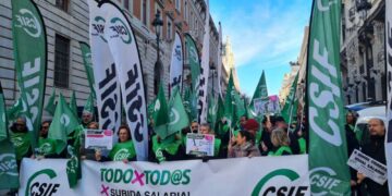 Gobierno ofrece hasta un 10% de aumento salarial a los funcionarios en cuatro años