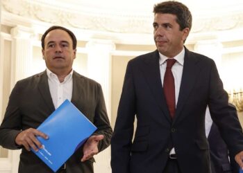 El PP redefine su estrategia interna en Les Corts a las puertas del pacto con Vox