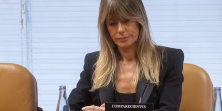 El juez Peinado exige a Moncloa entregar las agendas de Begoña Gómez antes de que se incurra en desobediencia judicial