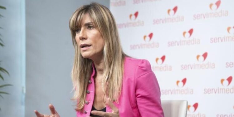 La Fiscalía cuestiona que el juez mantenga imputado al delegado del Gobierno mientras archiva la causa contra Begoña Gómez