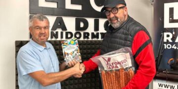 Koldo García reparte chistorras y buen humor en Benidorm mientras espera su cita con la Justicia