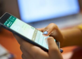 ¿Compartes décimo de la Sorteo Extraordinario de la Lotería de Navidad por WhatsApp y pagas tu parte por Bizum? Así puedes hacerlo correctamente para evitar problemas