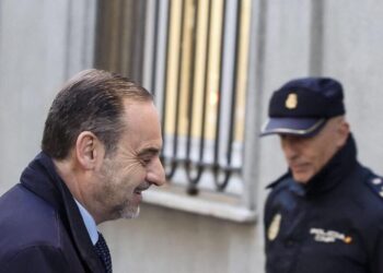 El Supremo apunta a un “riesgo de fuga extremo” y posibles fondos ocultos para enviar a Ábalos directo a prisión