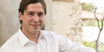 La juez concluye la investigación al hermano de Pedro Sánchez y remite la causa a la Audiencia de Badajoz