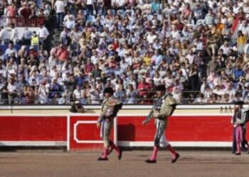 El mundo del toro recibe respaldo institucional en Euskadi y Francia frente al animalismo