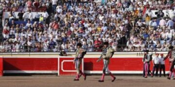 El mundo del toro recibe respaldo institucional en Euskadi y Francia frente al animalismo