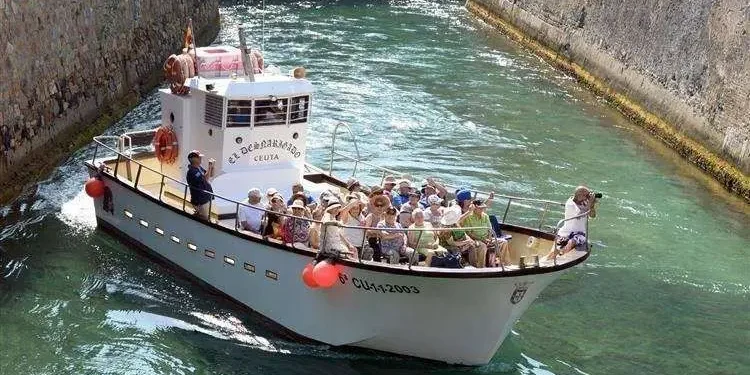 Ceuta contará con paseos turísticos en barco durante 2026 tras adjudicación a Amarres Ceuta SL