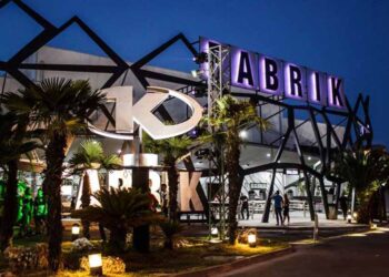 Detienen a grupo especializado en robar móviles durante fiestas en Fabrik