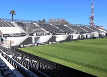 Vivas abre la puerta a un nuevo estadio para Ceuta si el equipo asegura su permanencia en Segunda