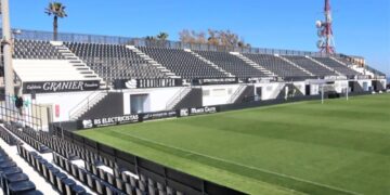 Vivas abre la puerta a un nuevo estadio para Ceuta si el equipo asegura su permanencia en Segunda