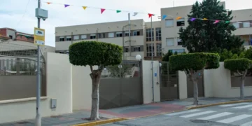 Un alumno de 12 años resulta herido tras una pelea con arma blanca a las puertas de un instituto en Albuñol