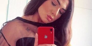 Funcionaria de prisiones se enamora de un violador convicto y se insemina con una jeringa en plena cárcel